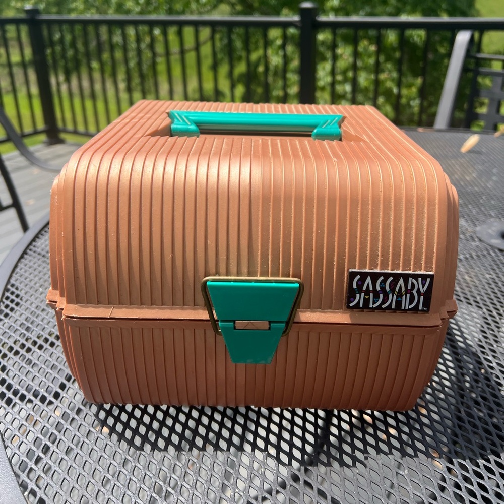 Vintage 1990s Sassaby Makeup Case, Makeup Storage Copper & green